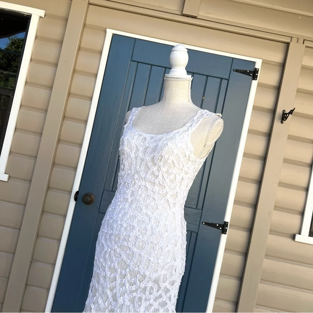 White House Black Market Asymmetrical White Lace Dress Women’s Size 6